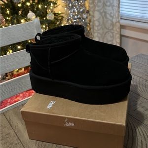 Black Ugg ultra mini platform boots